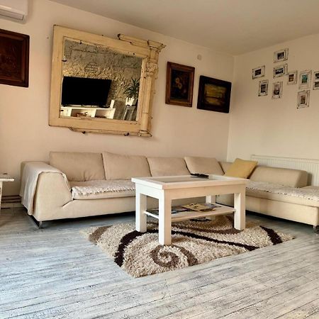 Appartamento Mala Oaza Čačak Esterno foto