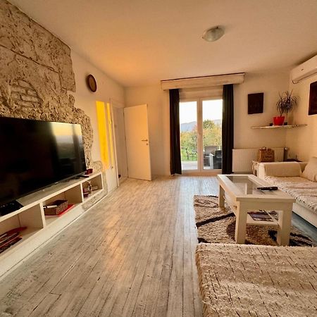 Appartamento Mala Oaza Čačak Esterno foto