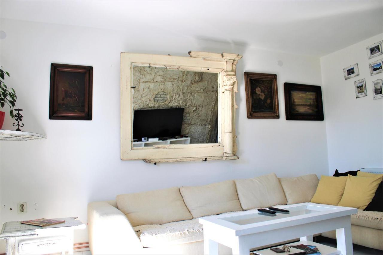 Appartamento Mala Oaza Čačak Esterno foto