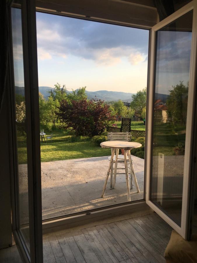 Appartamento Mala Oaza Čačak Esterno foto